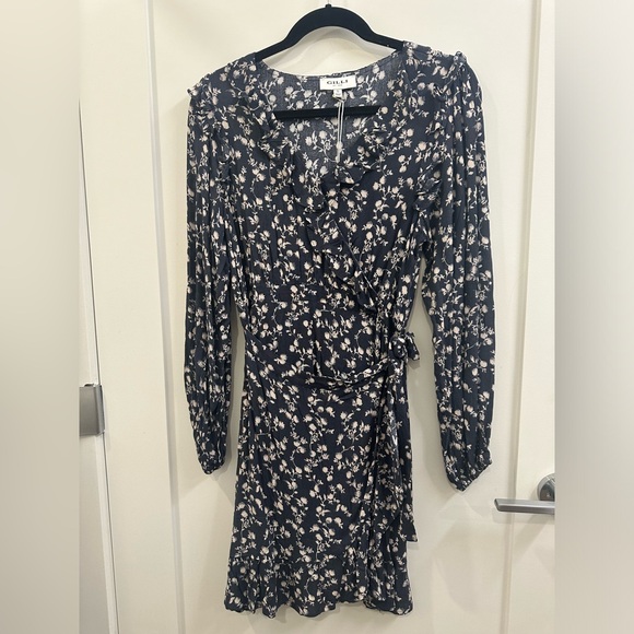GILLI LONG SLEEVE FLORAL DRESS Sz S - Picture 1 of 2